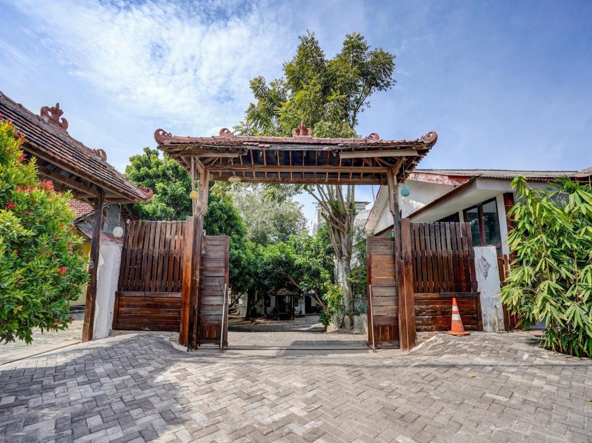 OYO 3710 Izzi Hotel Lamongan Esterno foto